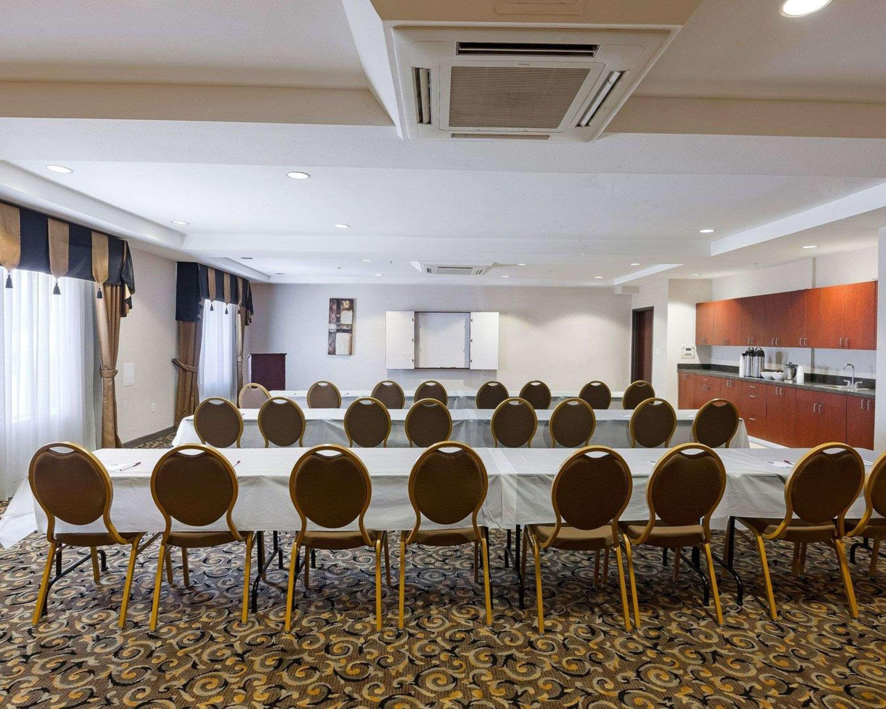 Hotel Comfort University 3*
