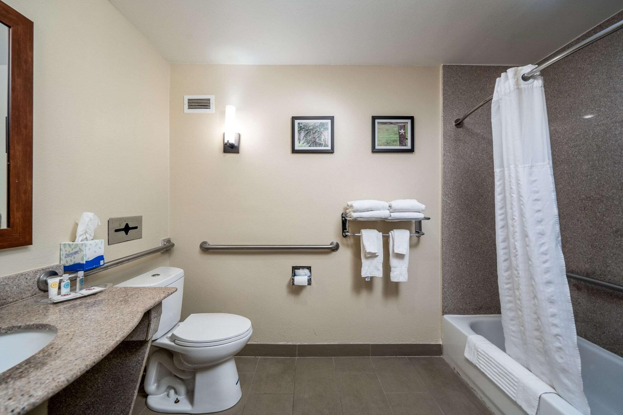 Comfort University 3*